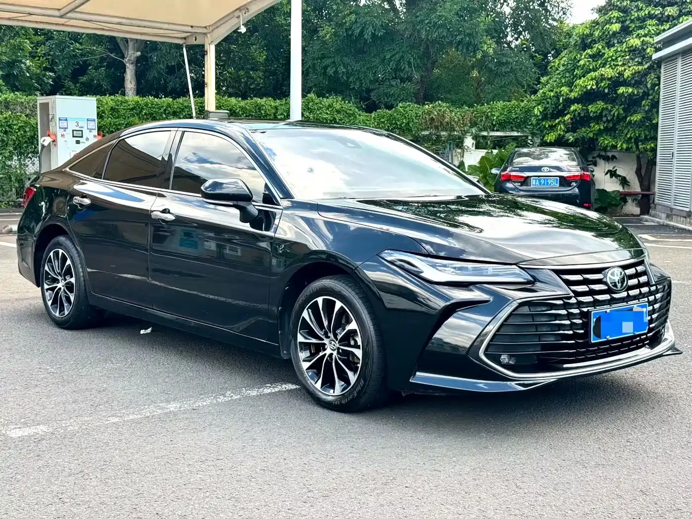 Toyota Avalon 2022 2.0L Luxury Edition фото 3