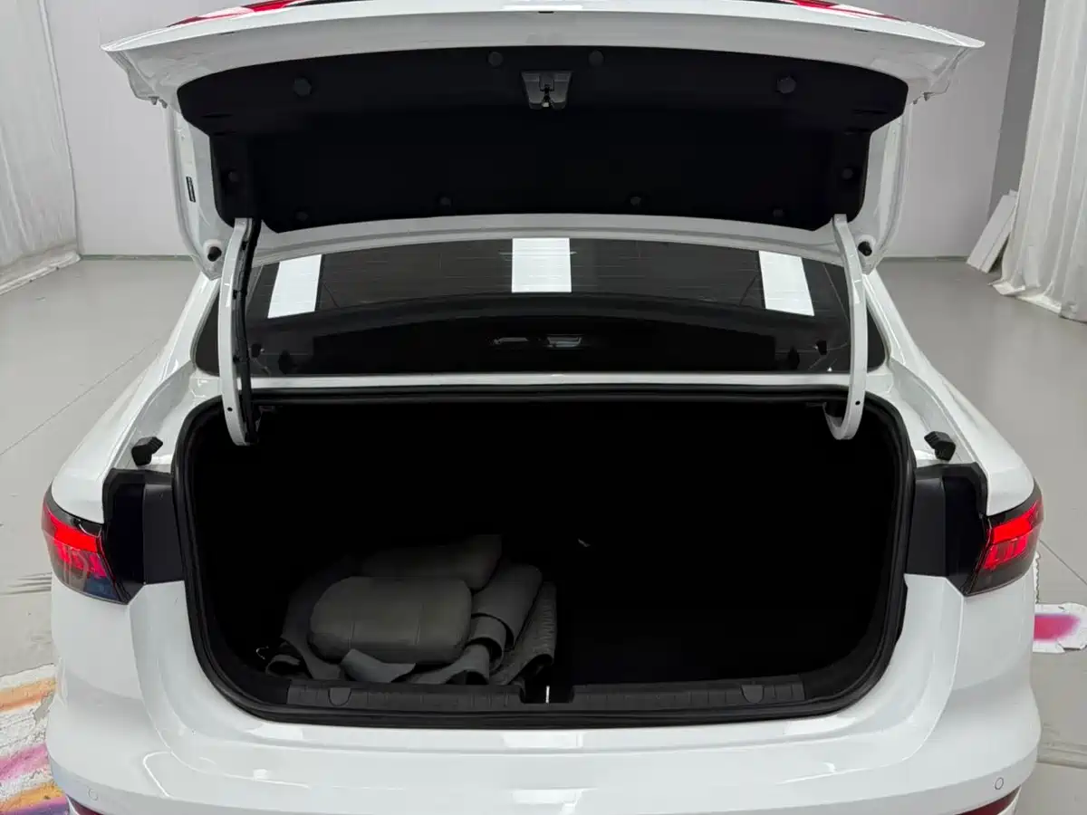 GEELY AUTOMOBILE EMGRAND