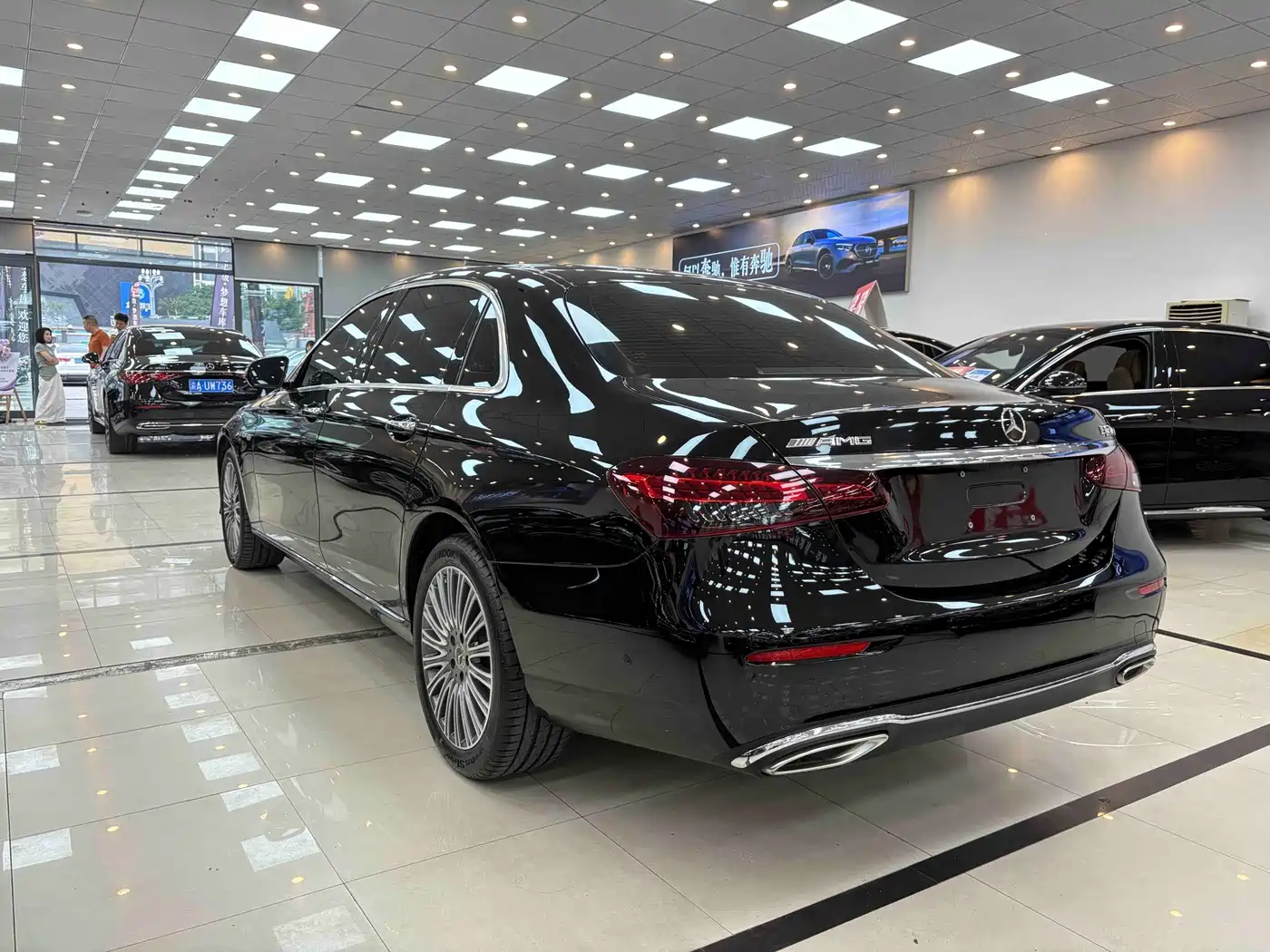 Mercedes-Benz E-Class 2023 E 300 L Luxury фото 12