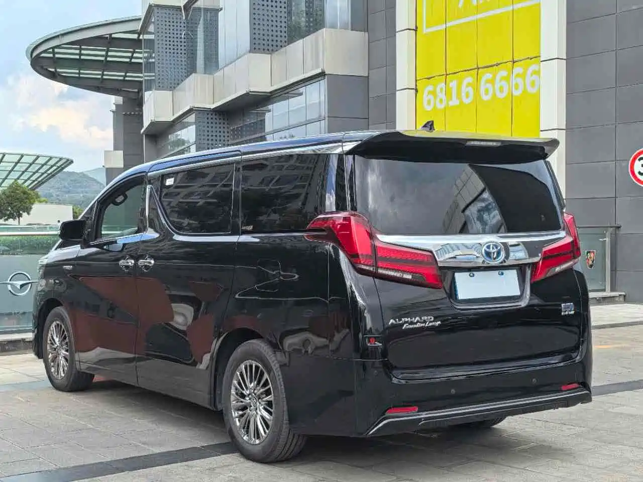 Toyota Alphard 2021 Hybrid 2.5L Premium фото 18