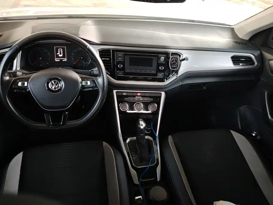 Фото 12 - Volkswagen T-ROC