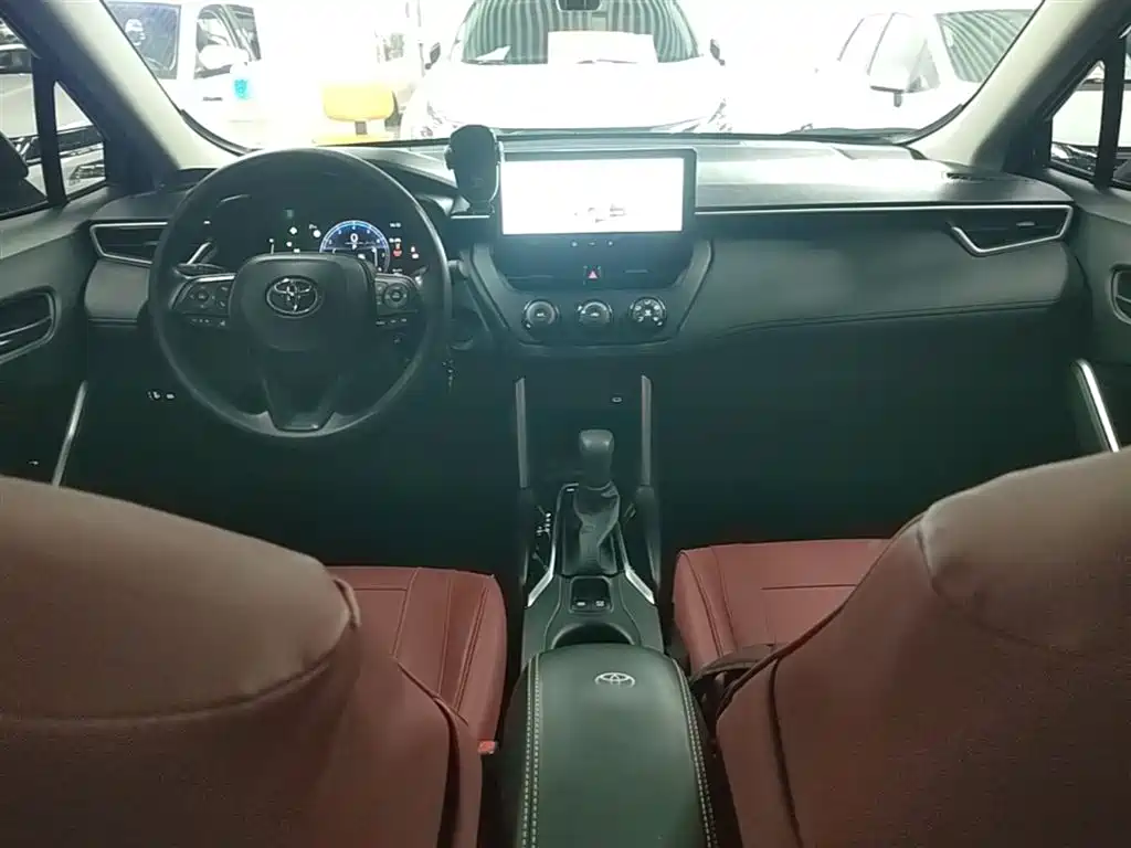 Toyota Corolla Cross 2023 2.0L Pioneer Edition фото 10