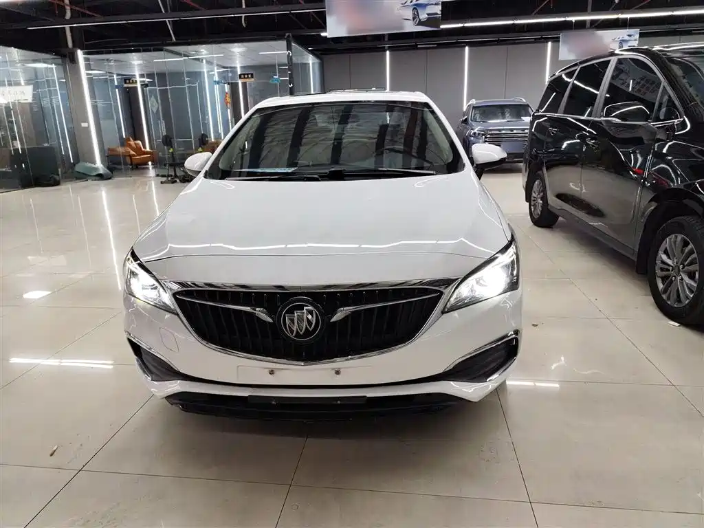 Buick Verano 2019 Sedan 15S Auto Leading фото 3