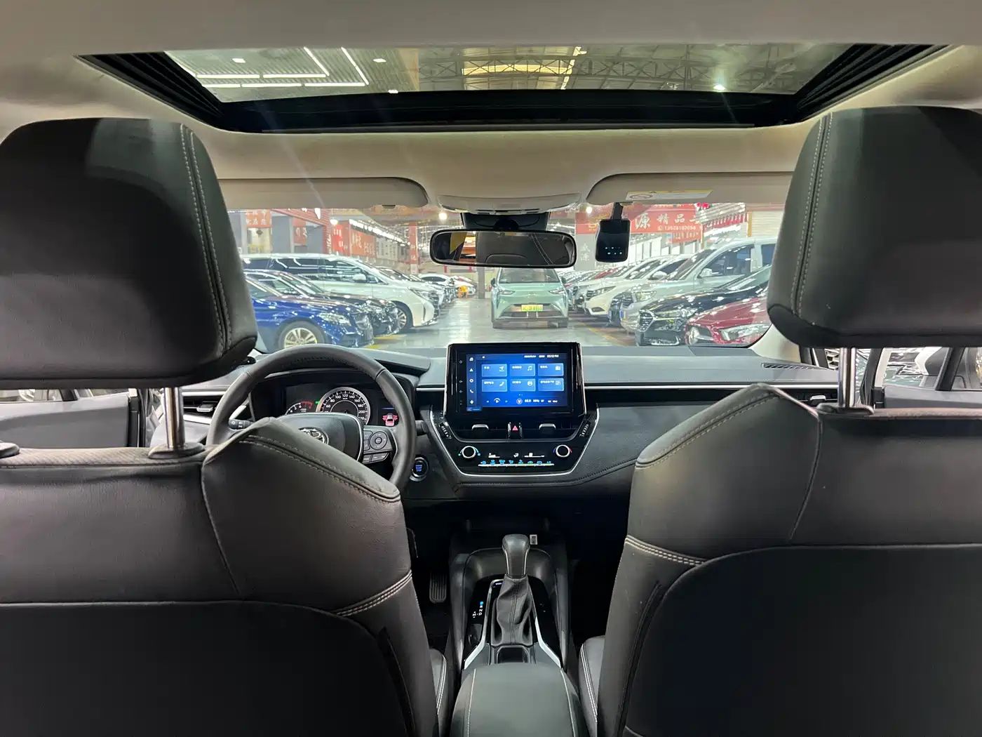 Toyota Corolla 2021 1.2T S-CVT Luxury Edition фото 16