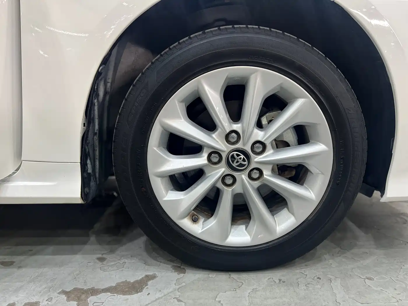 Toyota Corolla 2021 1.2T S-CVT Luxury Edition фото 19