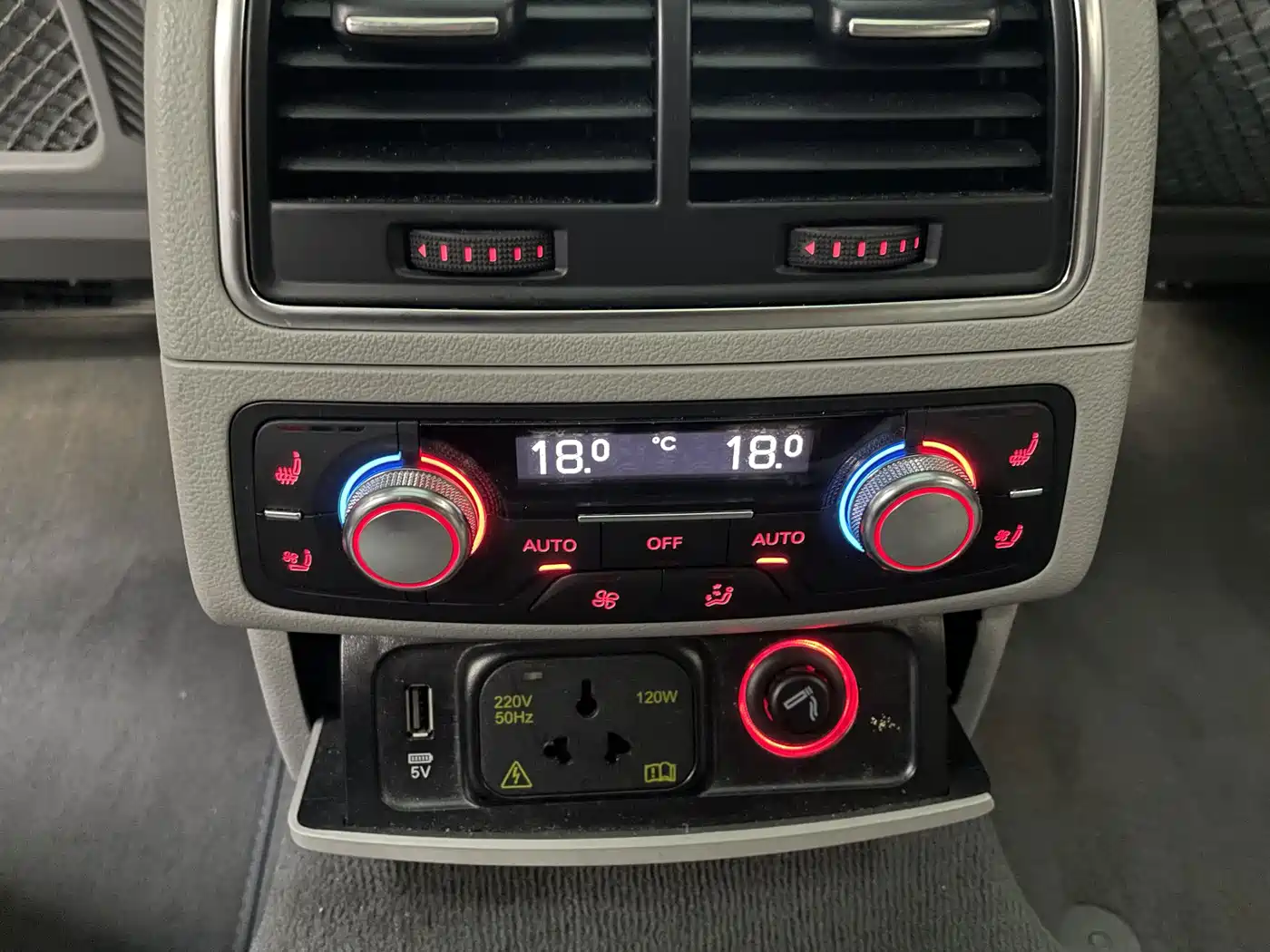 Фото 16 - Audi A6L