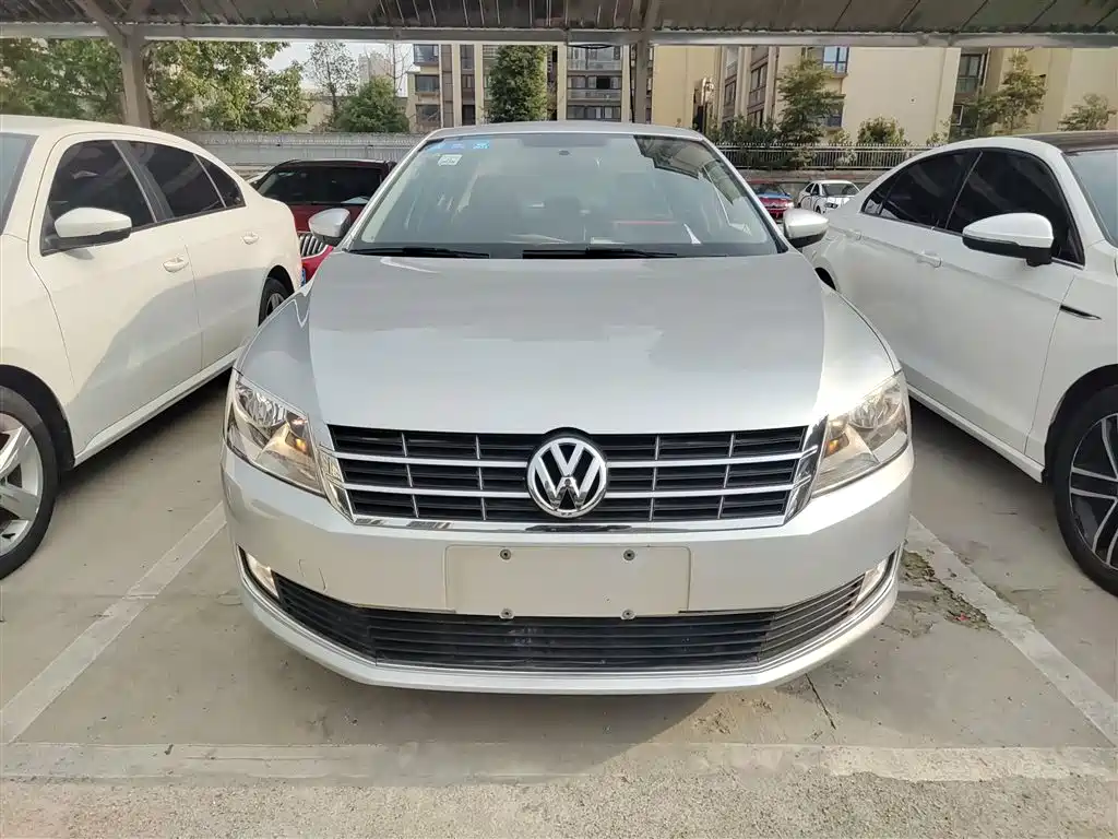 Volkswagen Lavida 2013 Facelift Classic 1.6L Automatic Comfort фото 3