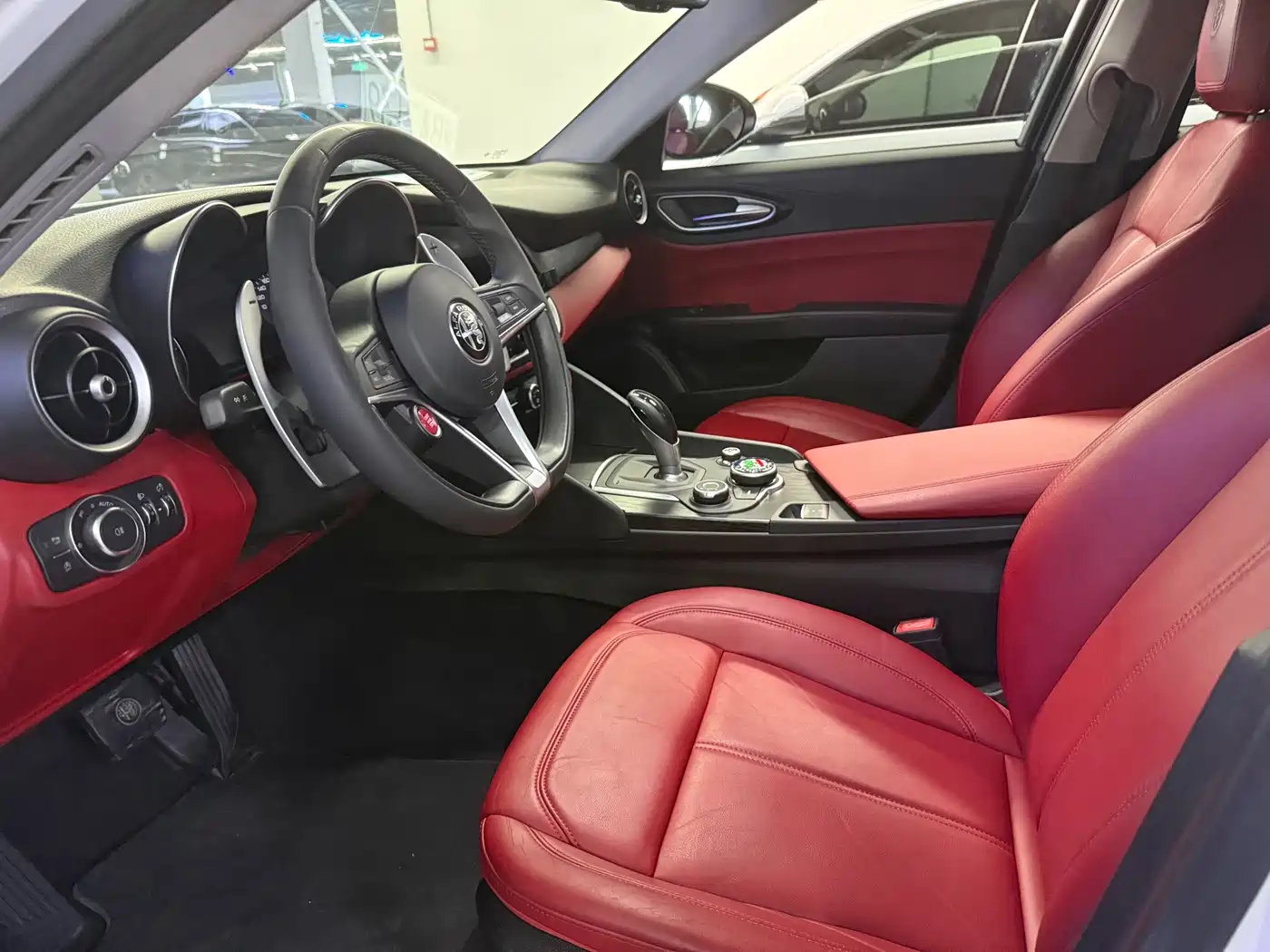 Фото 7 - Alfa Romeo Giulia