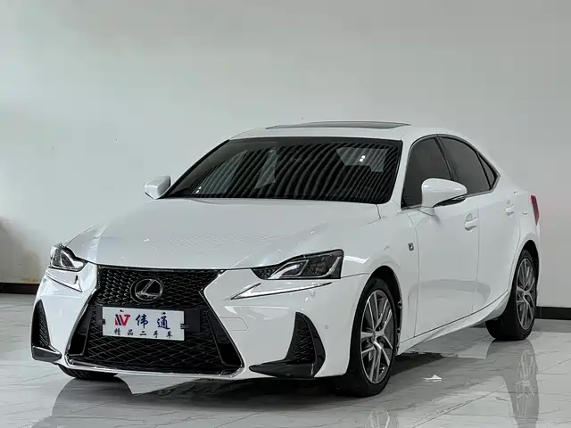LEXUS IS