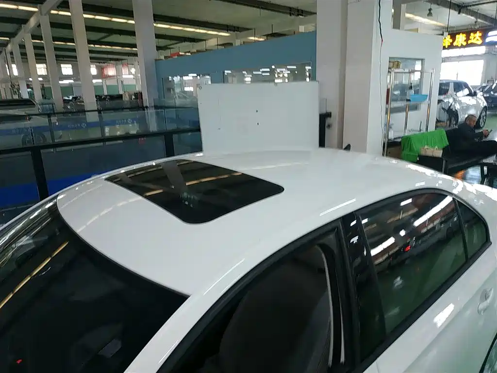 Škoda Rapid 2016 1.6L Automatic Pioneer Edition фото 27