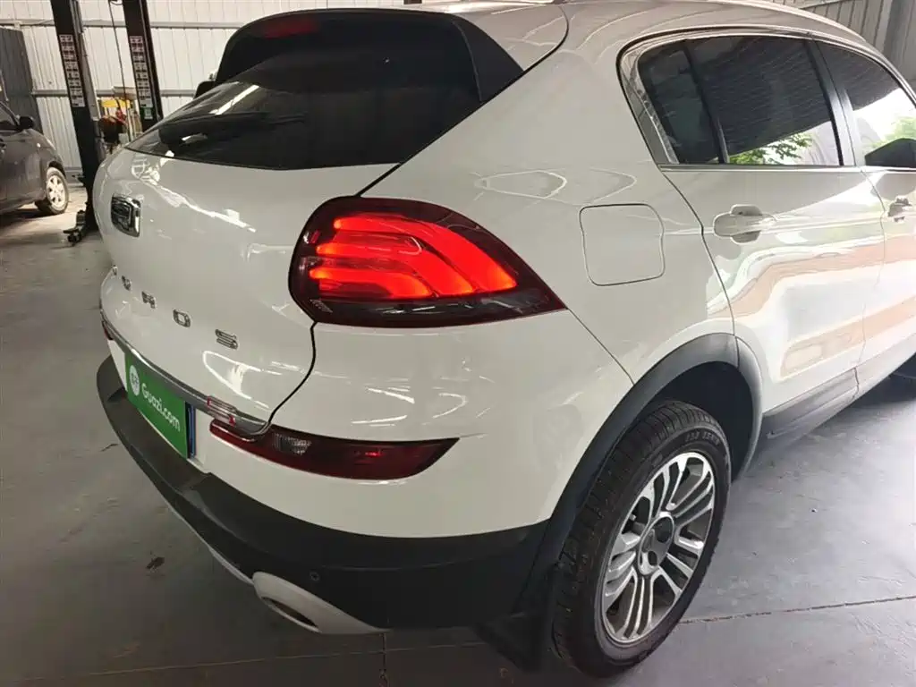 Qoros 5 2020 2019 1.6T Automatic Zhiyun Internet (AliOS) Premium Edition