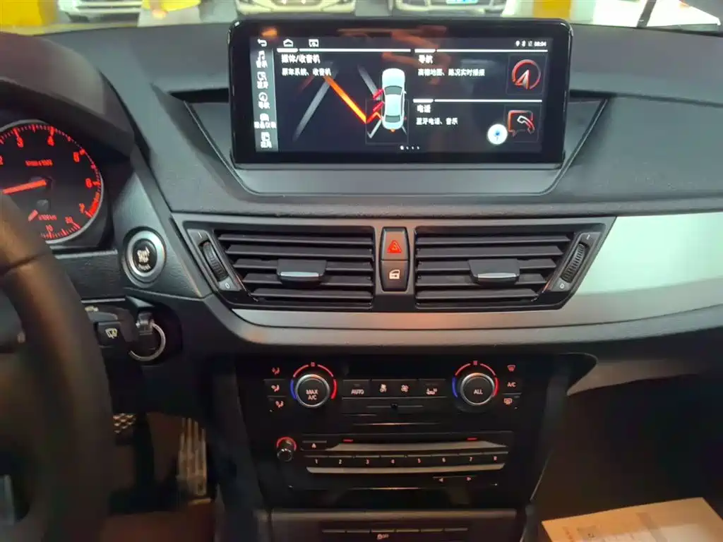 BMW X1 2013 sDrive18i Leading фото 13