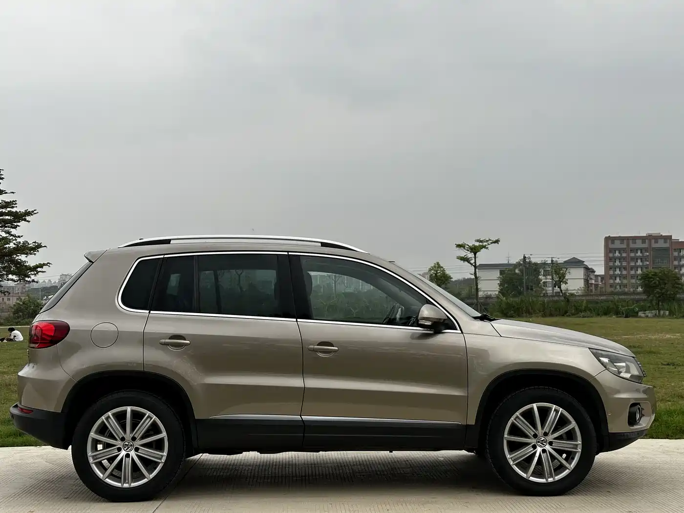 Volkswagen Tiguan 2015 2.0TSI Comfort Edition фото 8