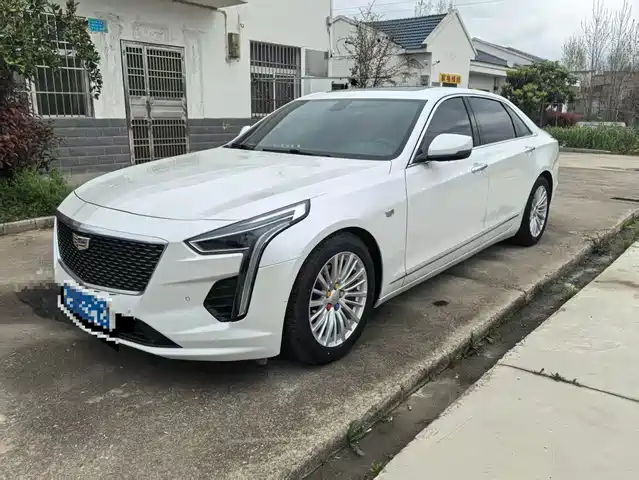 CADILLAC CT6