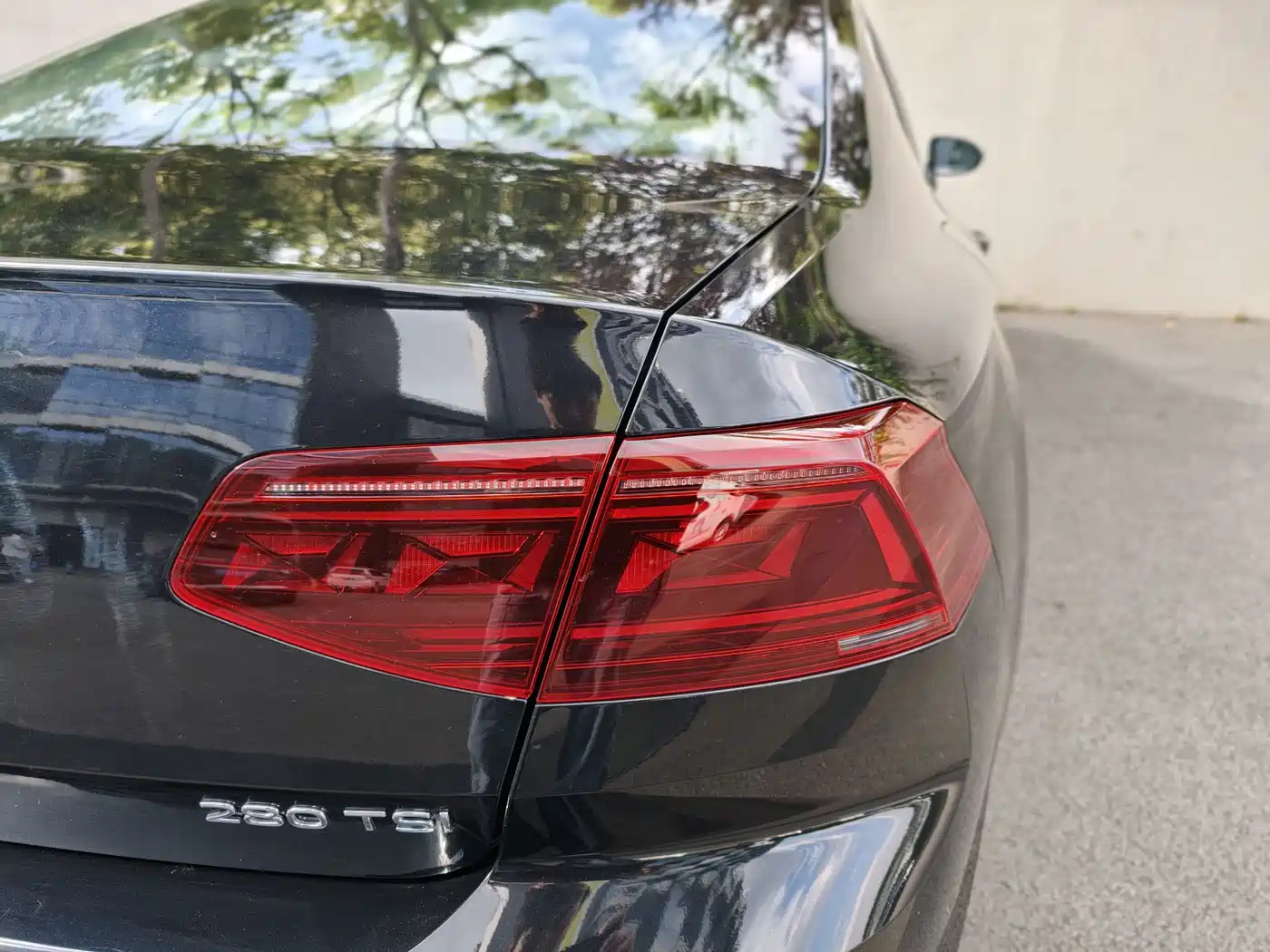 Volkswagen Magotan 2023 2 Million Units Commemorative Edition 280TSI DSG Comfort фото 35