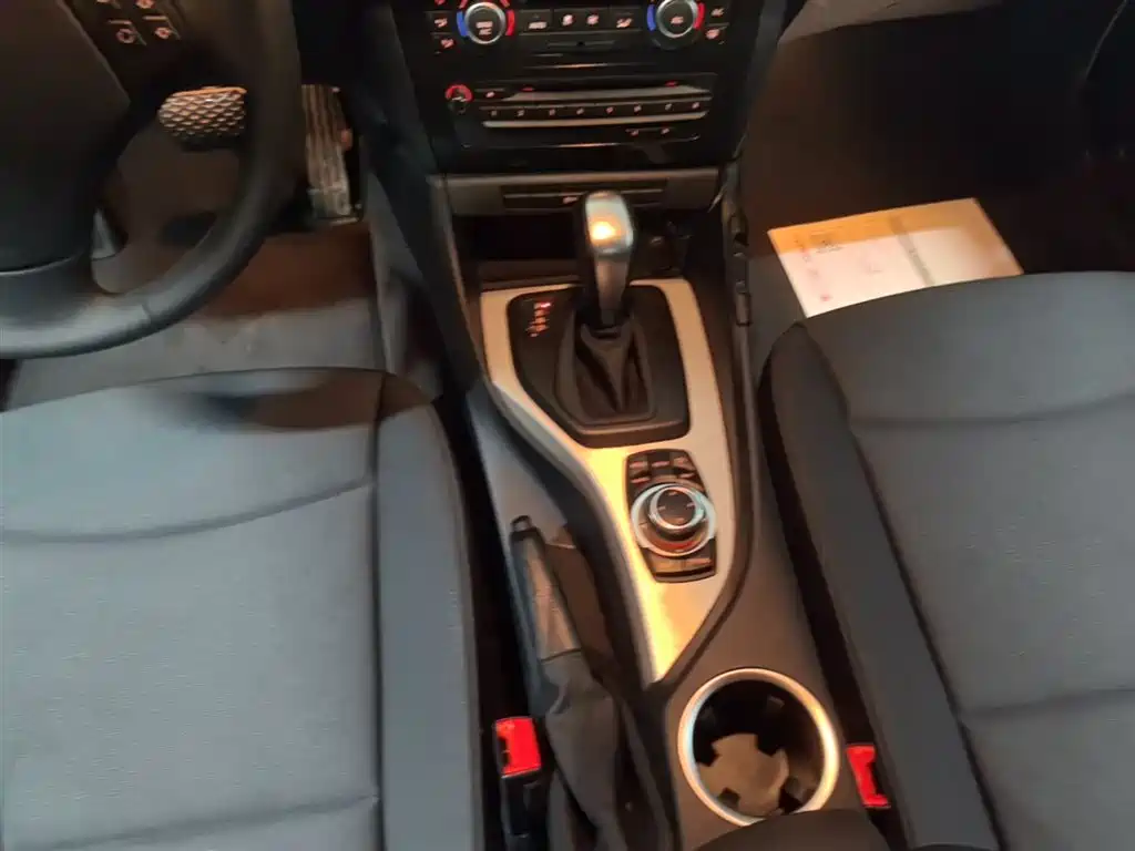 BMW X1 2013 sDrive18i Leading фото 14