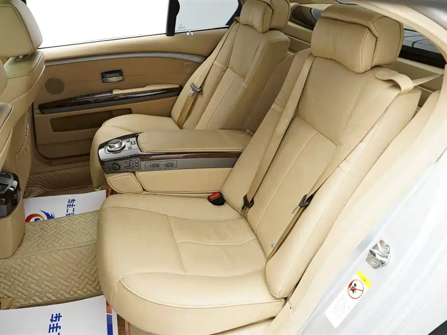 BMW 7 Series 2008 Model 730Li Leading фото 10