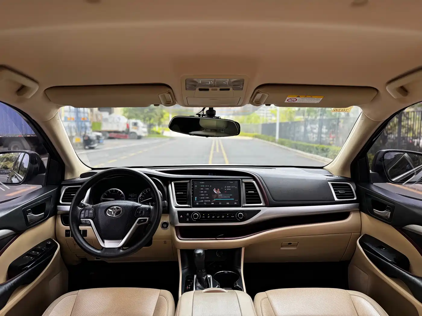 Toyota Highlander 2015 2.0T AWD Elite Edition 7-seater фото 6