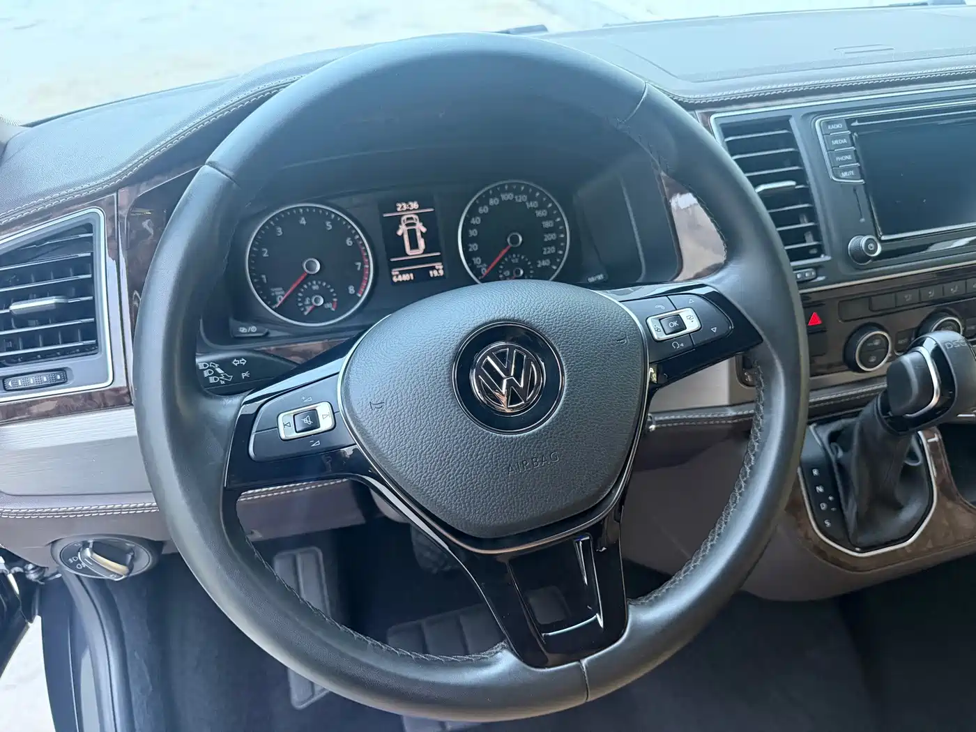 Volkswagen Caravelle 2018 2018 2.0TSI 4WD Luxury Edition 7-Seater