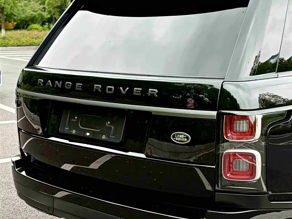Land Rover Range Rover 2021 3.0 L6 Golden Age Edition фото 6