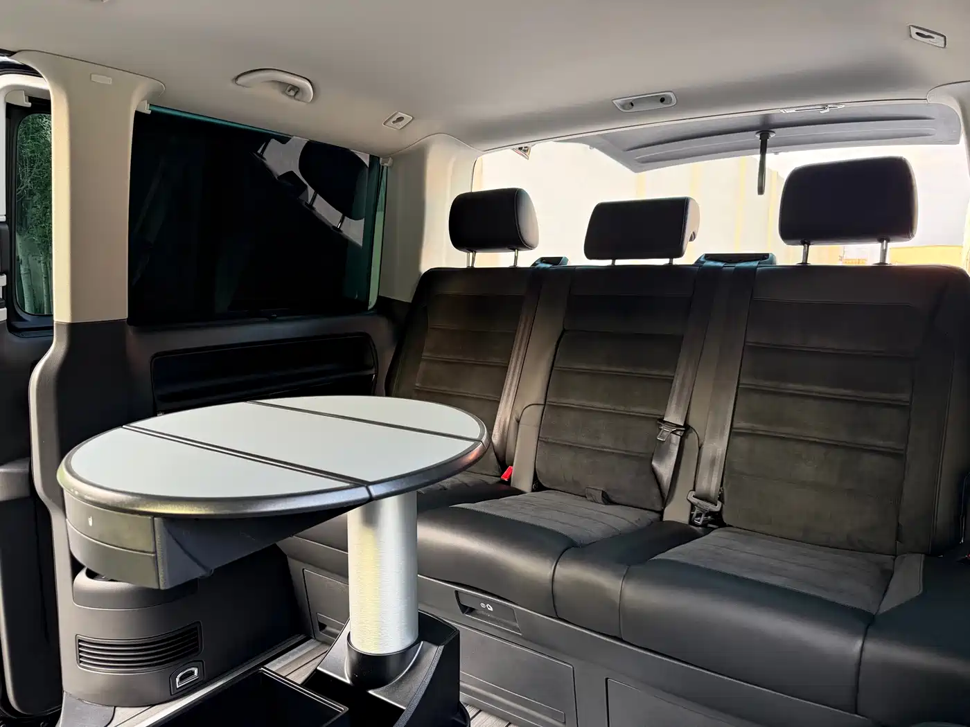 Volkswagen Multivan 2019 2.0TSI 4WD Premium 7-seater фото 21