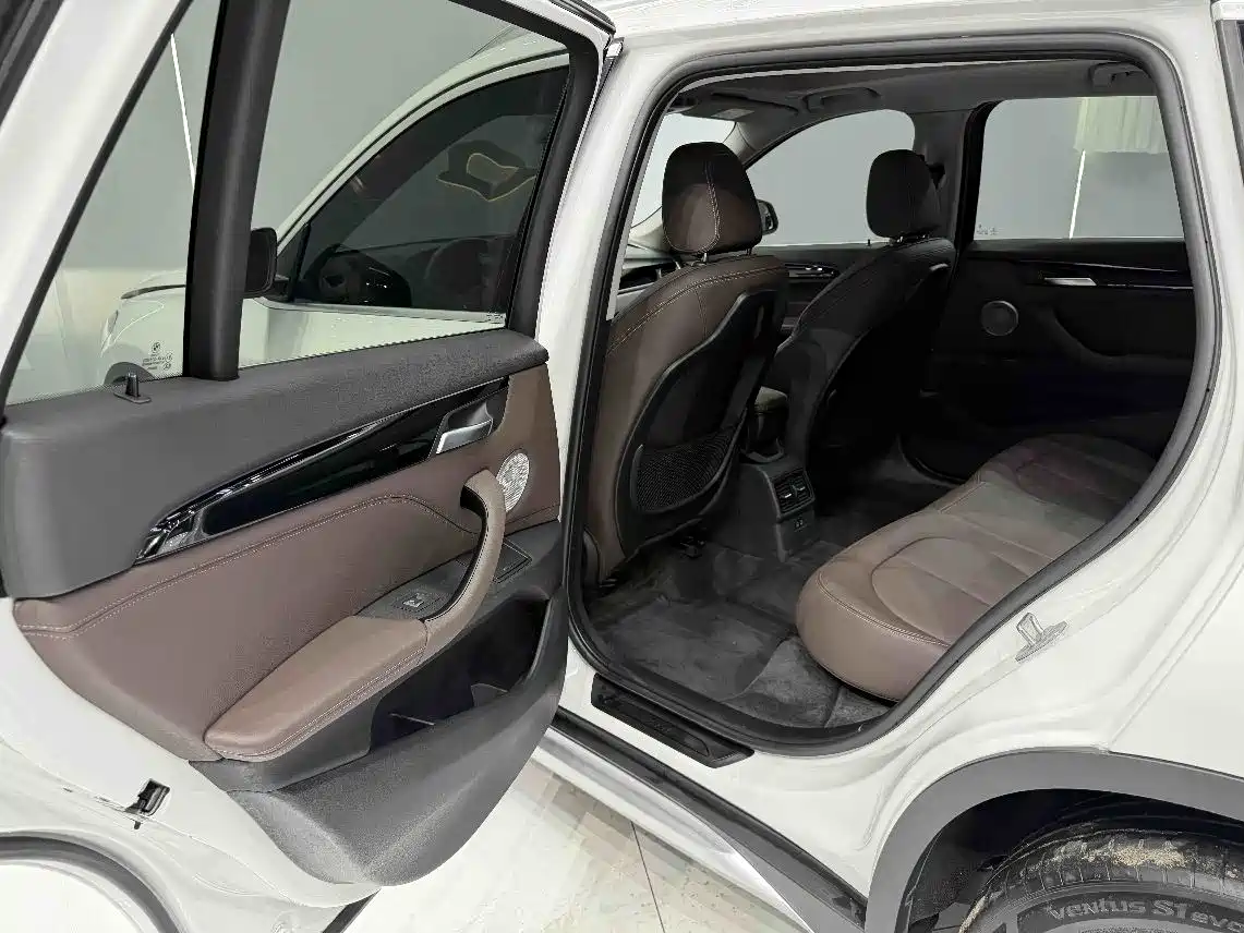 BMW X1 2022 sDrive20Li Premium фото 7
