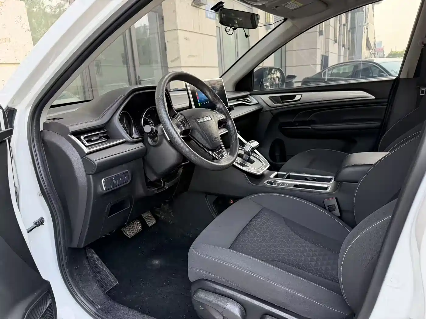 Haval M6 2023 PLUS 1.5T DCT Elite Smart Connect фото 5