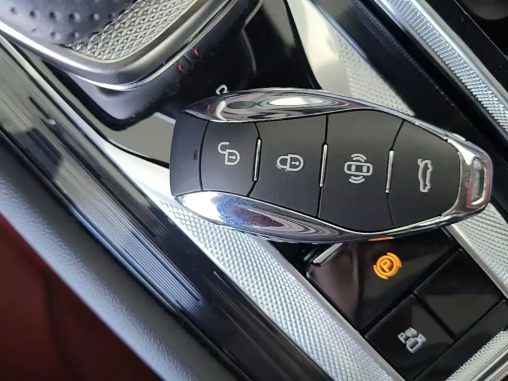 Hongqi H6 2025 2025 Model 2.0T Far-Reaching Edition