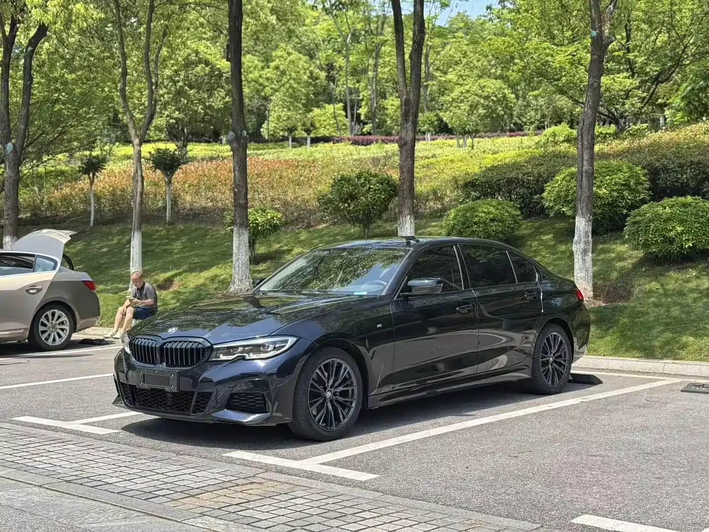 BMW 3 Series 2022 325Li M Sport Shadow Edition фото 2