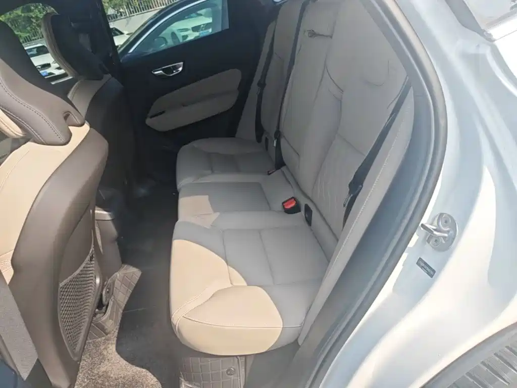 Volvo XC60 2026 2026 Model B5 AWD Smart Elite Luxury