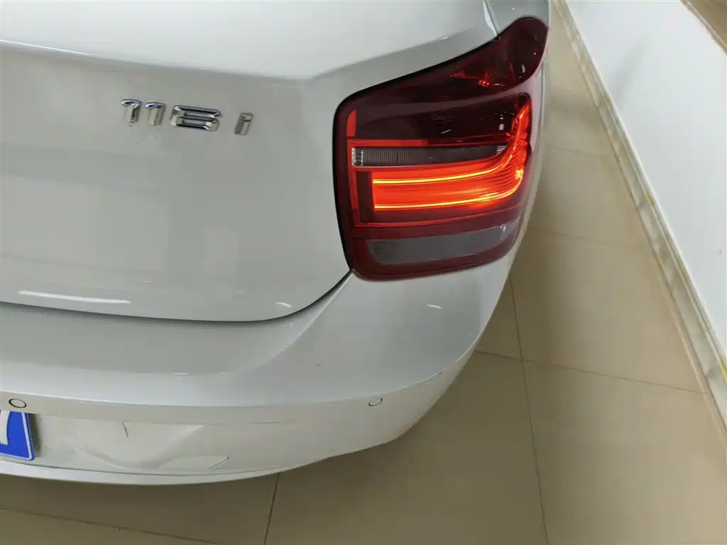 BMW 1 Series (Import) 2013 Facelift 116i Urban Model фото 8