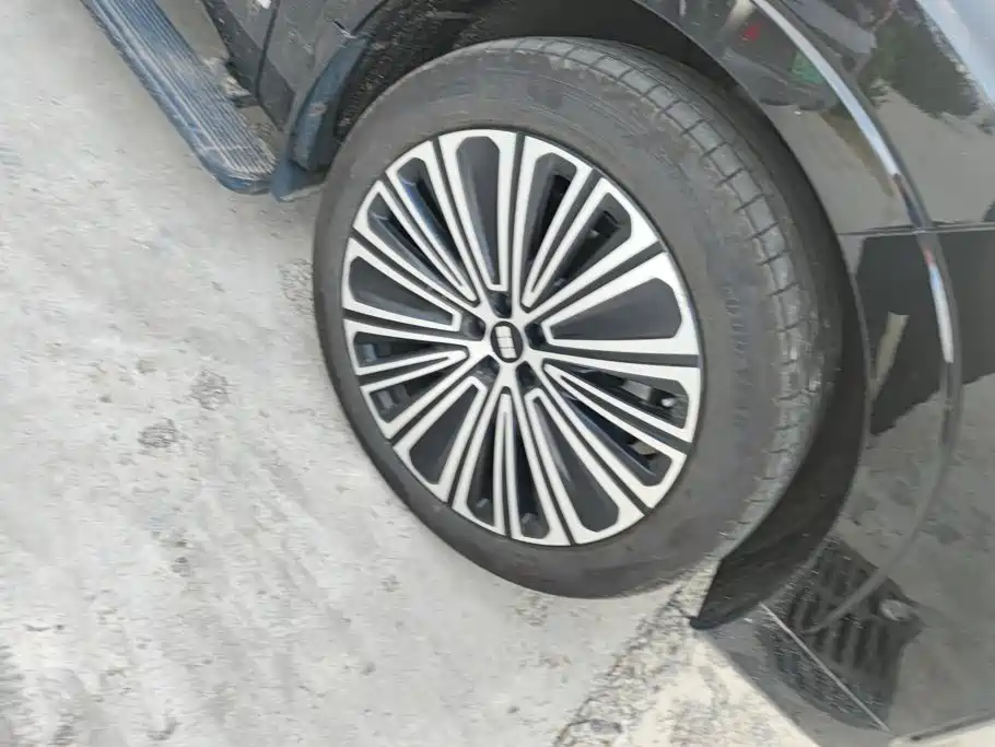 Geely Galaxy Galaxy M9 2025 2025 Base Model