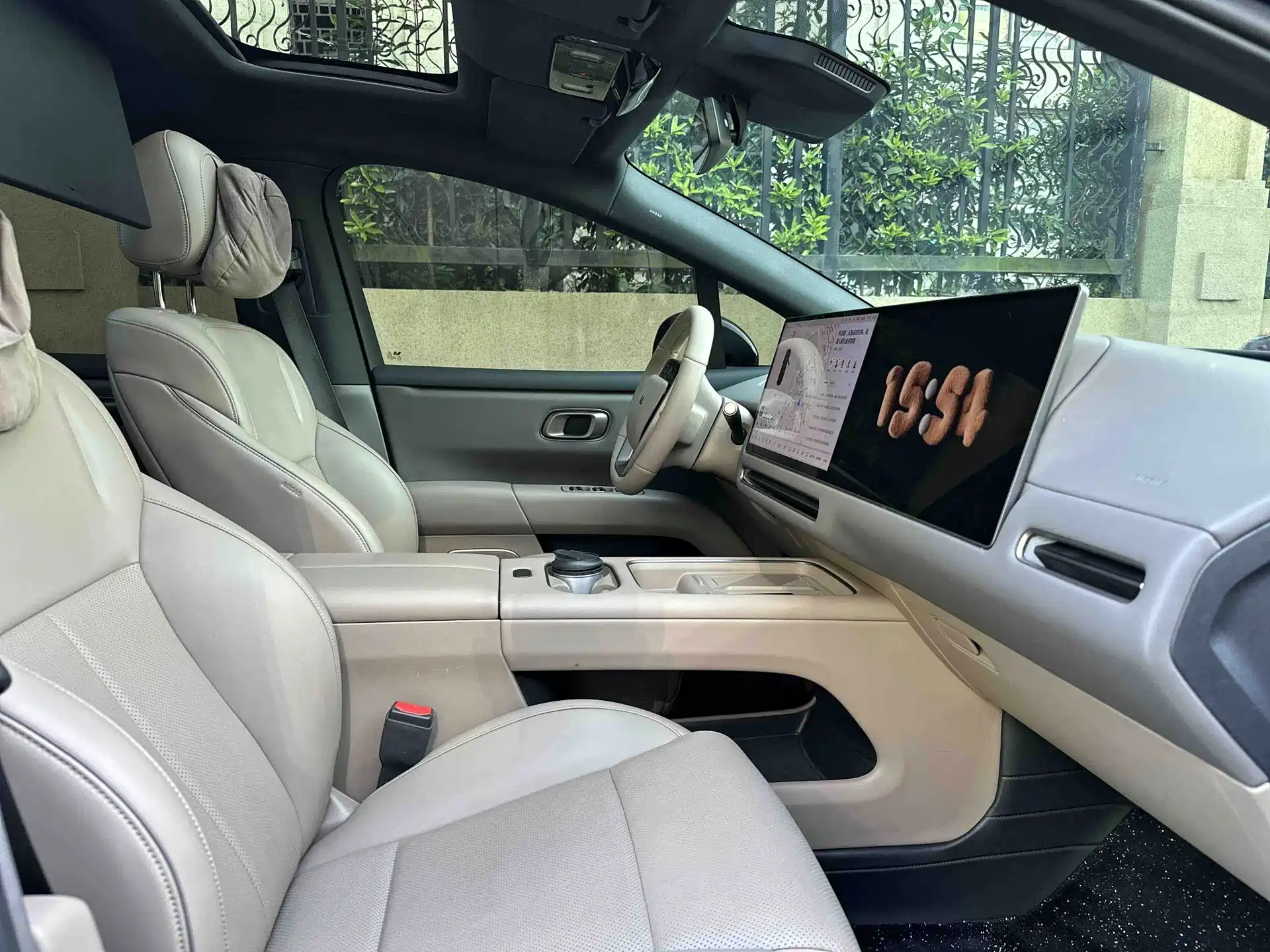 صورة 13 - Li Auto i6