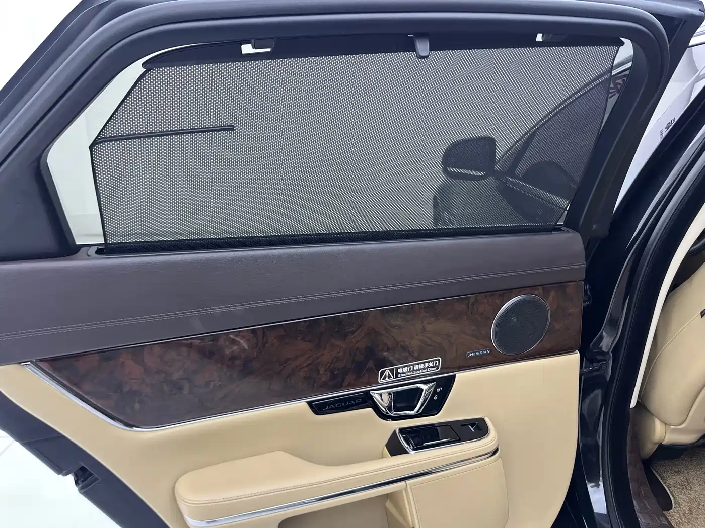 Jaguar XJ 2015 XJL 3.0 SC 2WD Panorama Business Edition фото 8