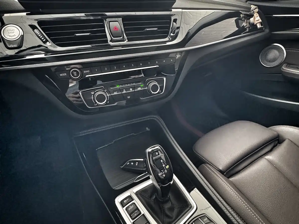 BMW 1 Series 2021 Facelift 120i M Sport Shadow Edition фото 8