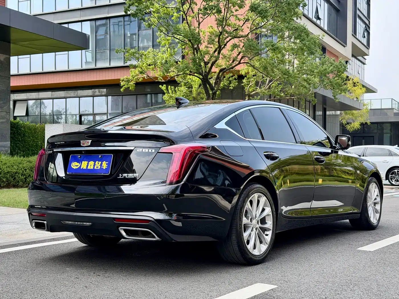 Фото 8 - Cadillac CT5