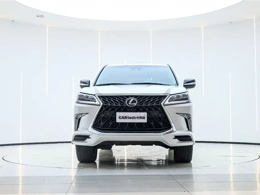 Lexus LX 2017 570 Peak Special Limited Edition фото 2
