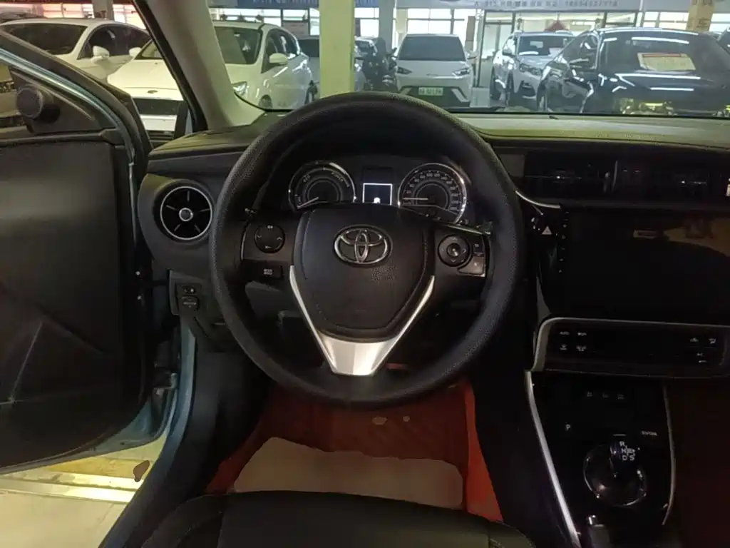 Photo 11 - Toyota Corolla