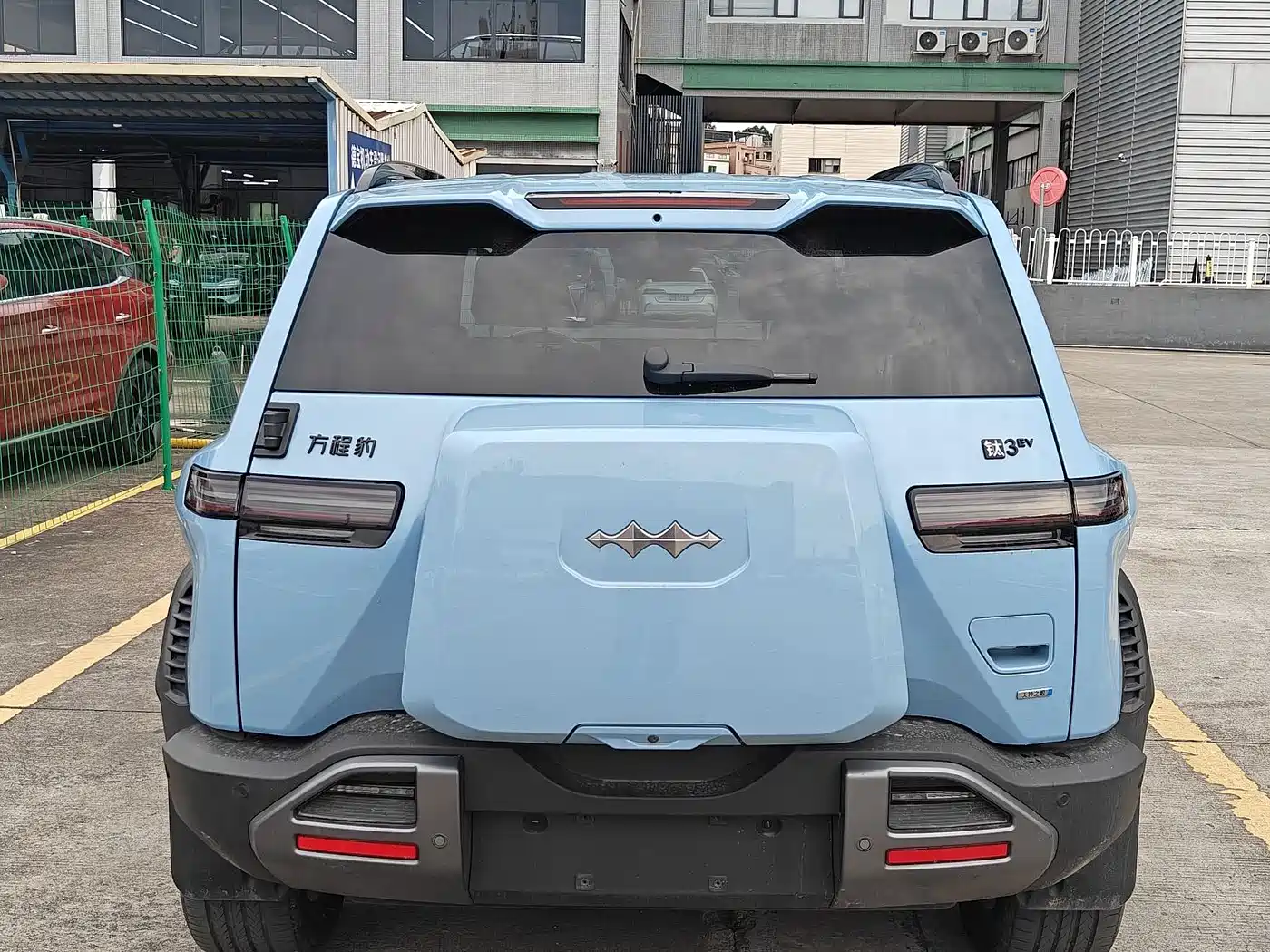 Fang Cheng Bao Titanium 3 2026 2025 501KM AWD Drone Edition (Optional Drone Package)