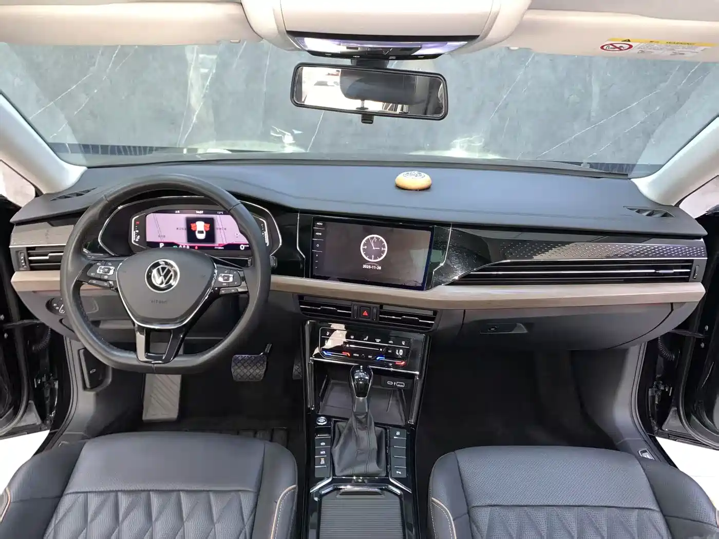 Volkswagen Passat 2020 Facelift 330TSI Luxury China VI фото 11