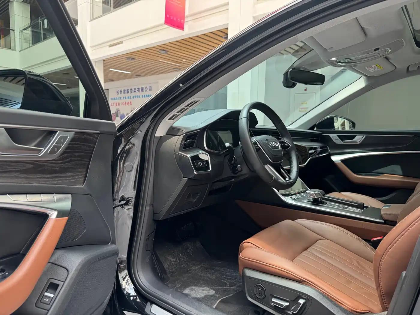 Фото 9 - Audi A6L