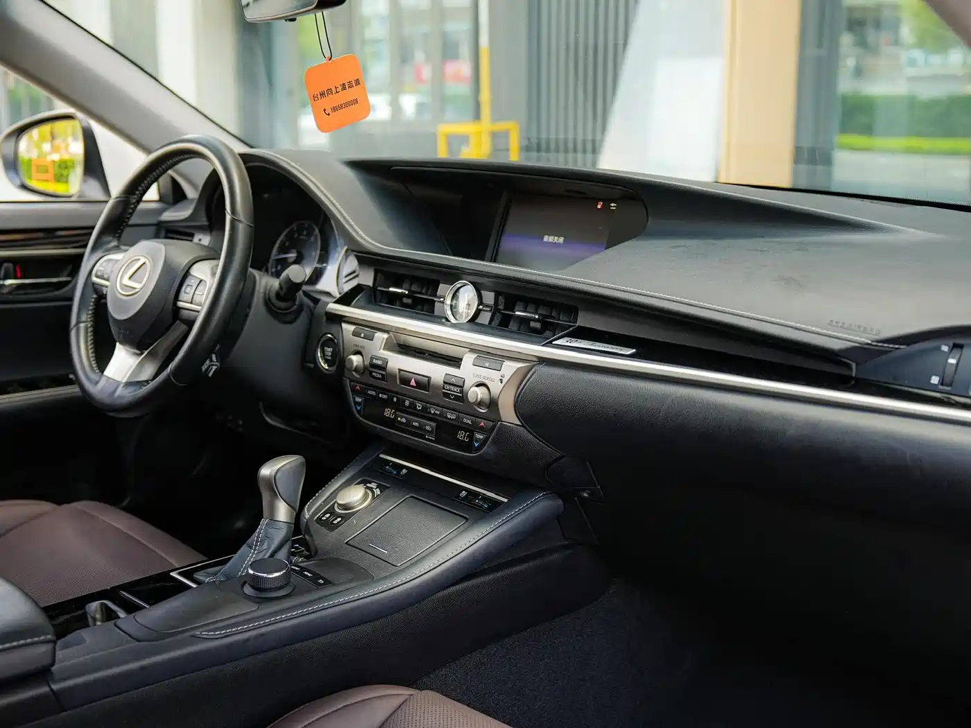 Lexus ES 2017 200 30th Anniversary Edition фото 9