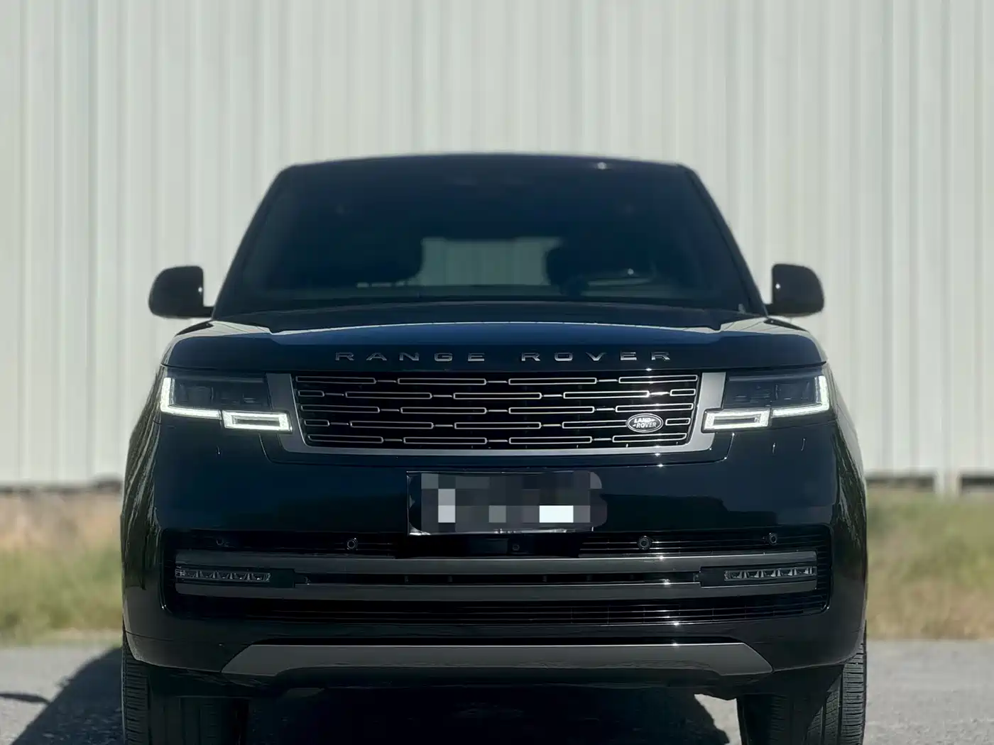 Land Rover Range Rover 2025 3.0 L6 400PS Paradigm Extended Wheelbase фото 2