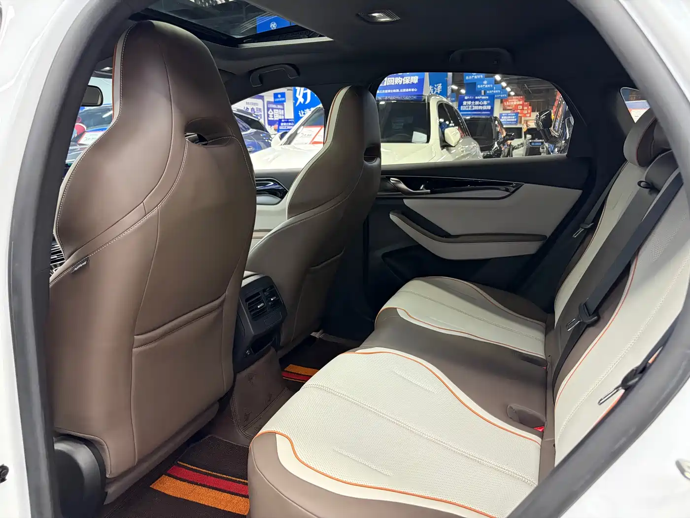 BYD Qin PLUS 2024 Glory Edition DM-i 120KM Surpass фото 9