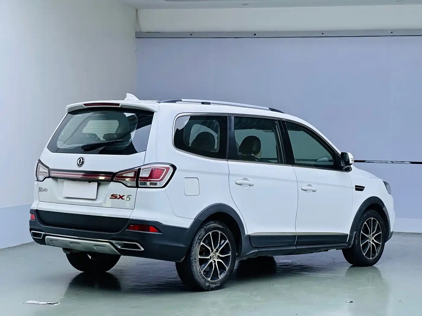 Dongfeng Fengxing Fengxing SX6 2017 2016 1.6L CVT Luxury