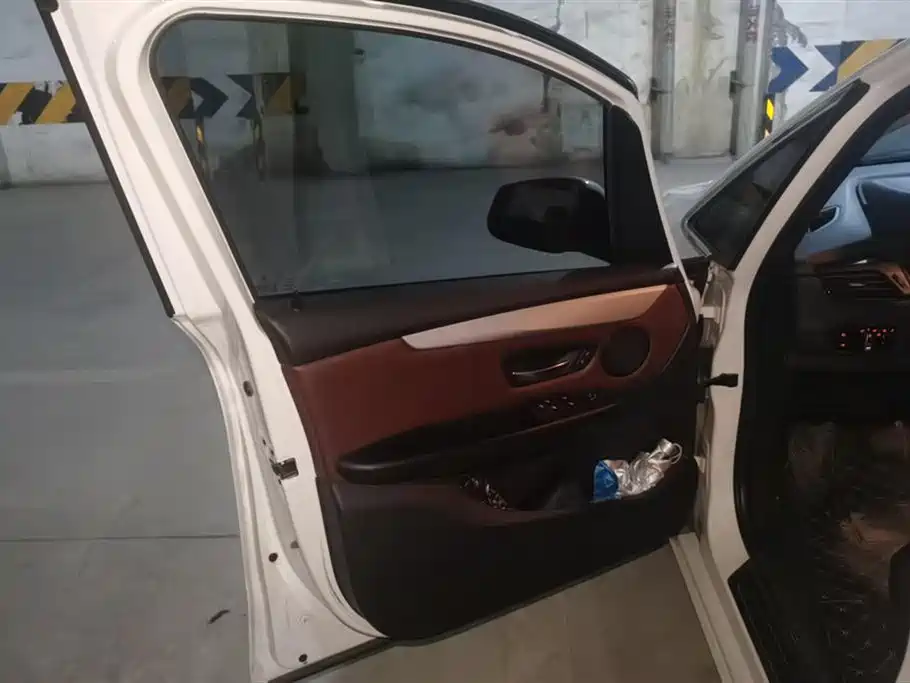 BMW 2 SERIES STATION WAGON