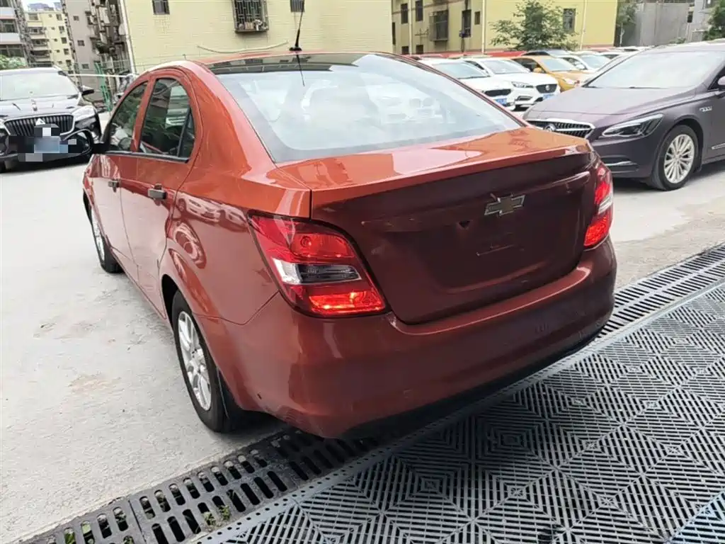 Chevrolet Aveo 2014 Sedan 1.4SL AT Fashion Edition фото 5