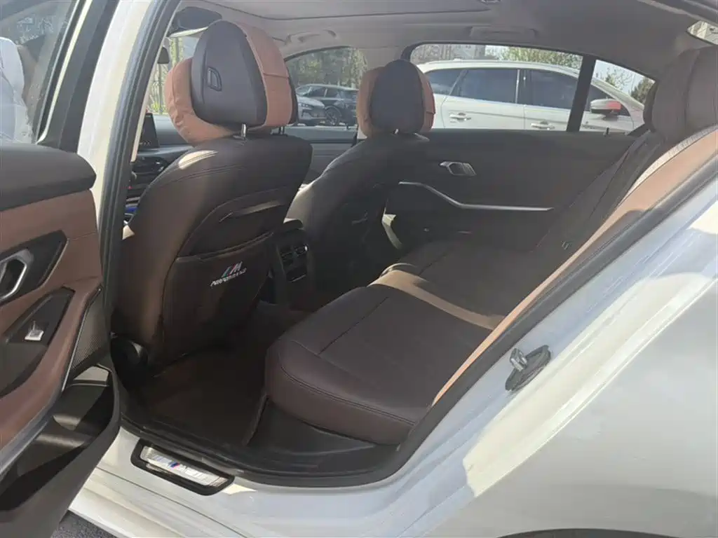 BMW 3 Series 2025 325Li M Sport Package фото 10