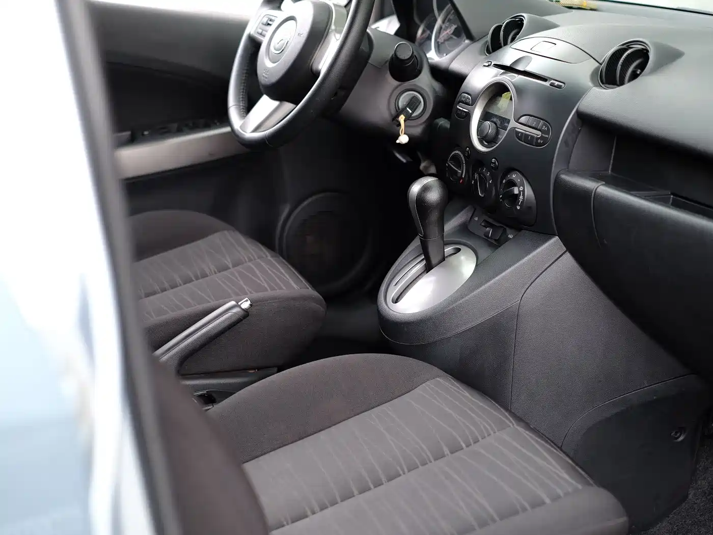 Mazda 2 2011 2011 Xuan Dong 1.5L Auto Luxury Edition