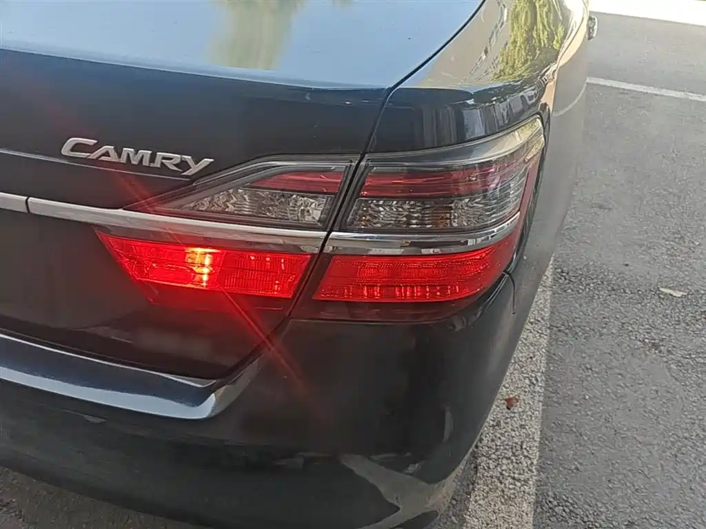 Toyota Camry 2015 2.5G Luxury Navigation Edition фото 8